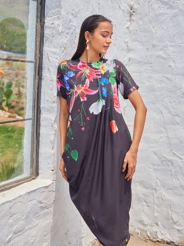 BLACK HANGING GARDEN SH PLEATED DRESS