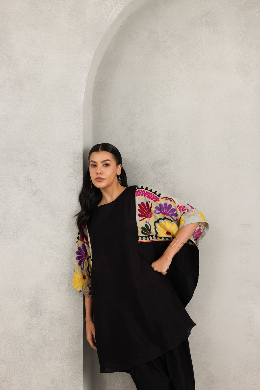 BLACK CAETLYN SHIRT