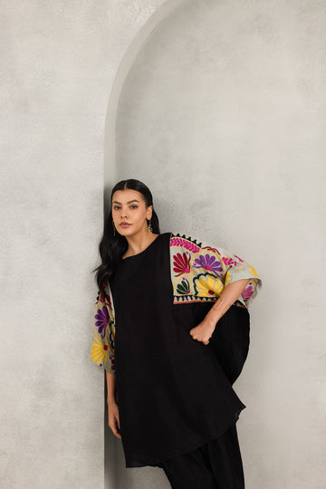 BLACK CAETLYN SHIRT