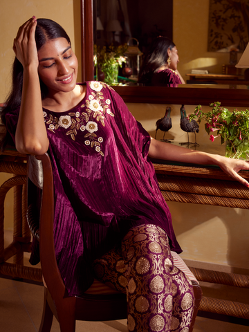 VELVET PLUM GREET CAPE