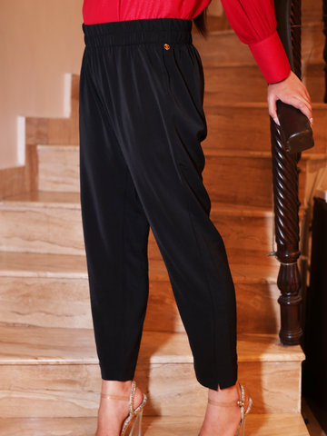 BLACK NARROW LEG TROUSER
